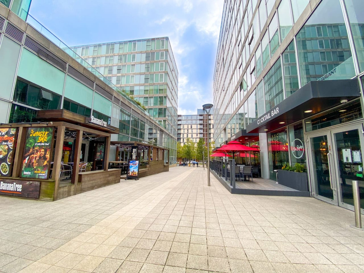 Stylish Apartment @ The Hub • Secure Parking • Sky TV • Fast Wifi in Manhattan House, 401 Witan Gate - Property image 27 - VivreStays
