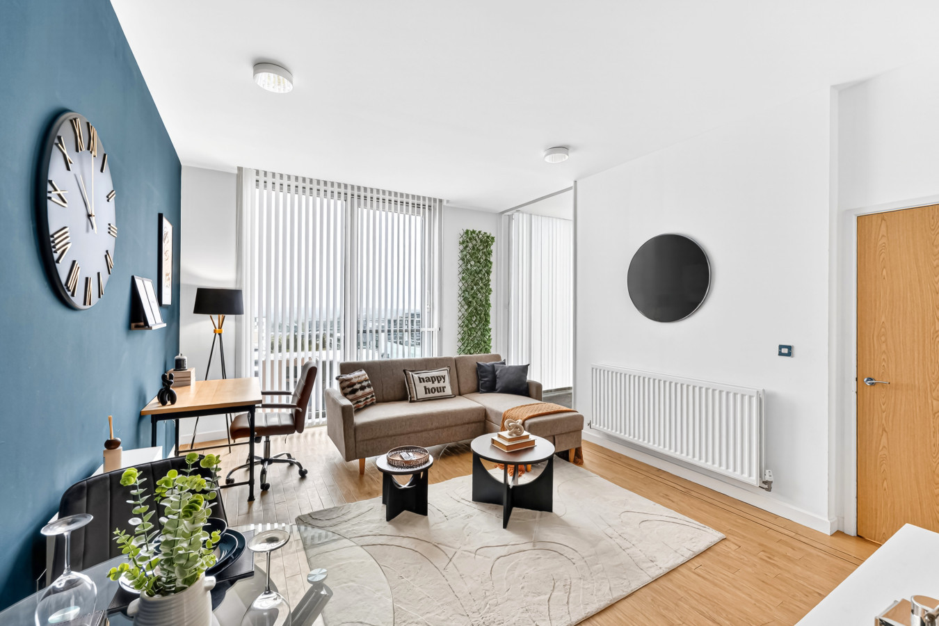 Penthouse Apartment @ The Hub • Skyline Views • Free Parking • Smart TVs • Fast Wifi in Rillaton Walk Flat 30 Staten House - Property image 7 - VivreStays