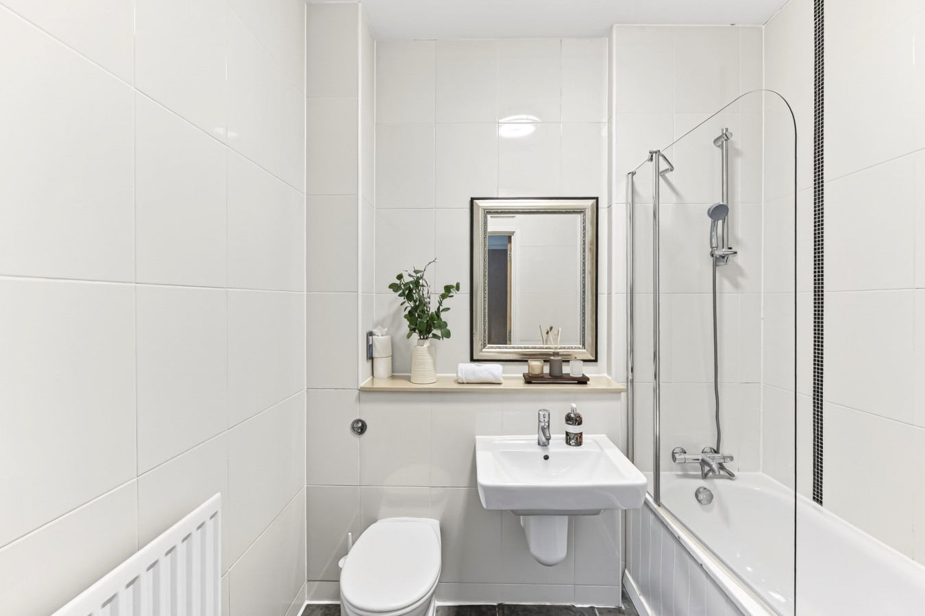 Penthouse Apartment @ The Hub • Skyline Views • Free Parking • Smart TVs • Fast Wifi in Rillaton Walk Flat 30 Staten House - Property image 6 - VivreStays
