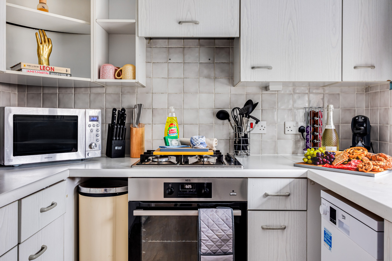 Tattenhoe House • Great Location • Free Parking • Smart TV • Garden in 48 Rosemullion Avenue - Property image 17 - VivreStays