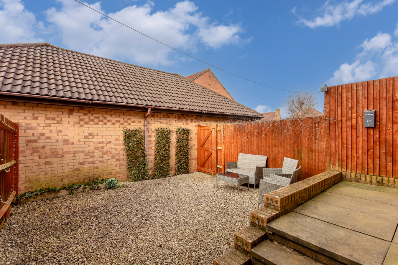 Tattenhoe House • Great Location • Free Parking • Smart TV • Garden in 48 Rosemullion Avenue - Property image 21 - VivreStays