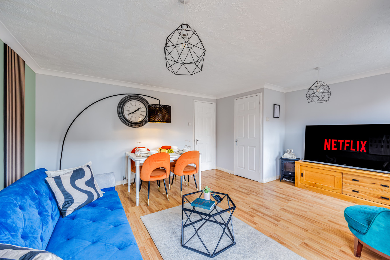 Tattenhoe House • Great Location • Free Parking • Smart TV • Garden in 48 Rosemullion Avenue - Property image 10 - VivreStays