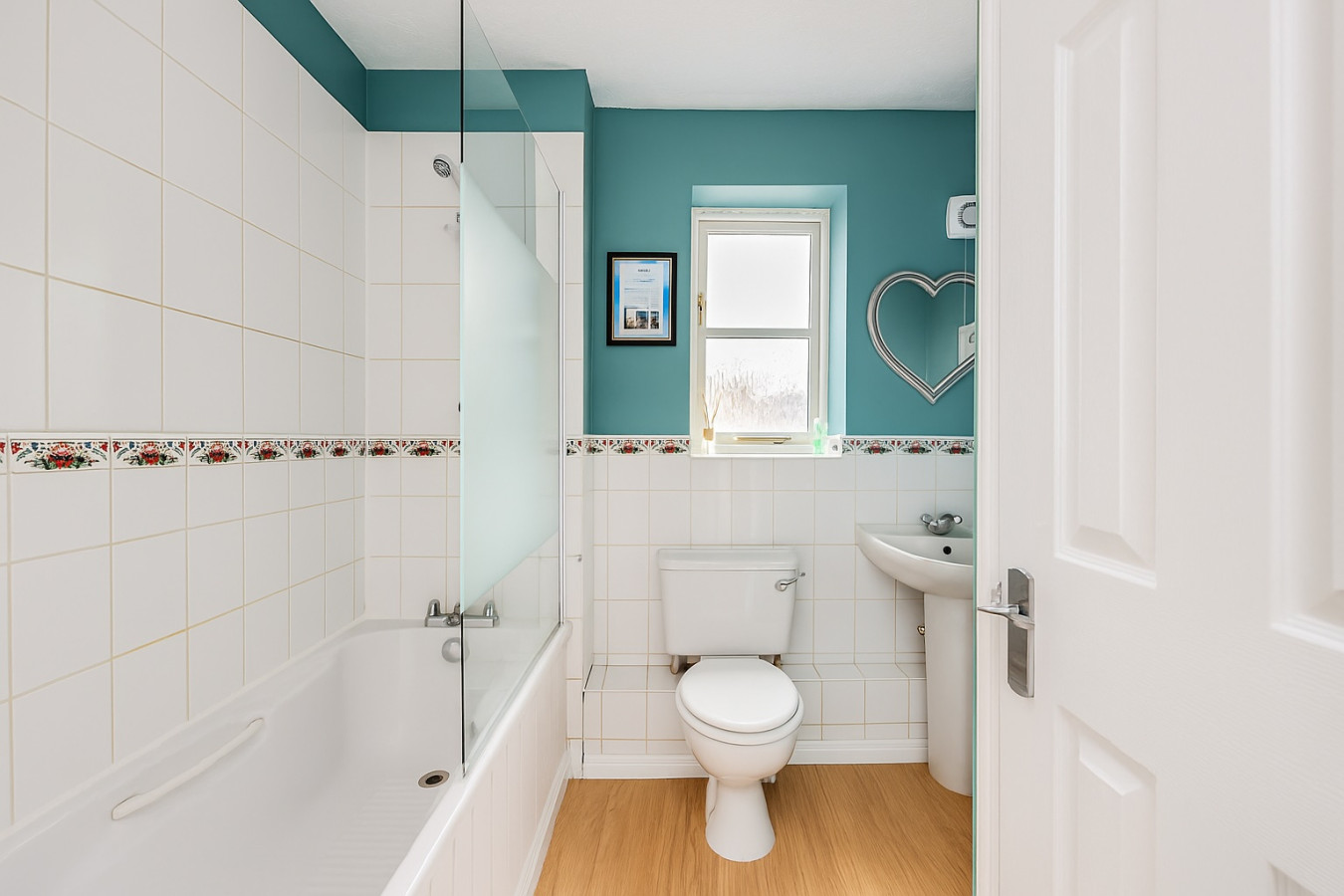Tattenhoe House • Great Location • Free Parking • Smart TV • Garden in 48 Rosemullion Avenue - Property image 5 - VivreStays