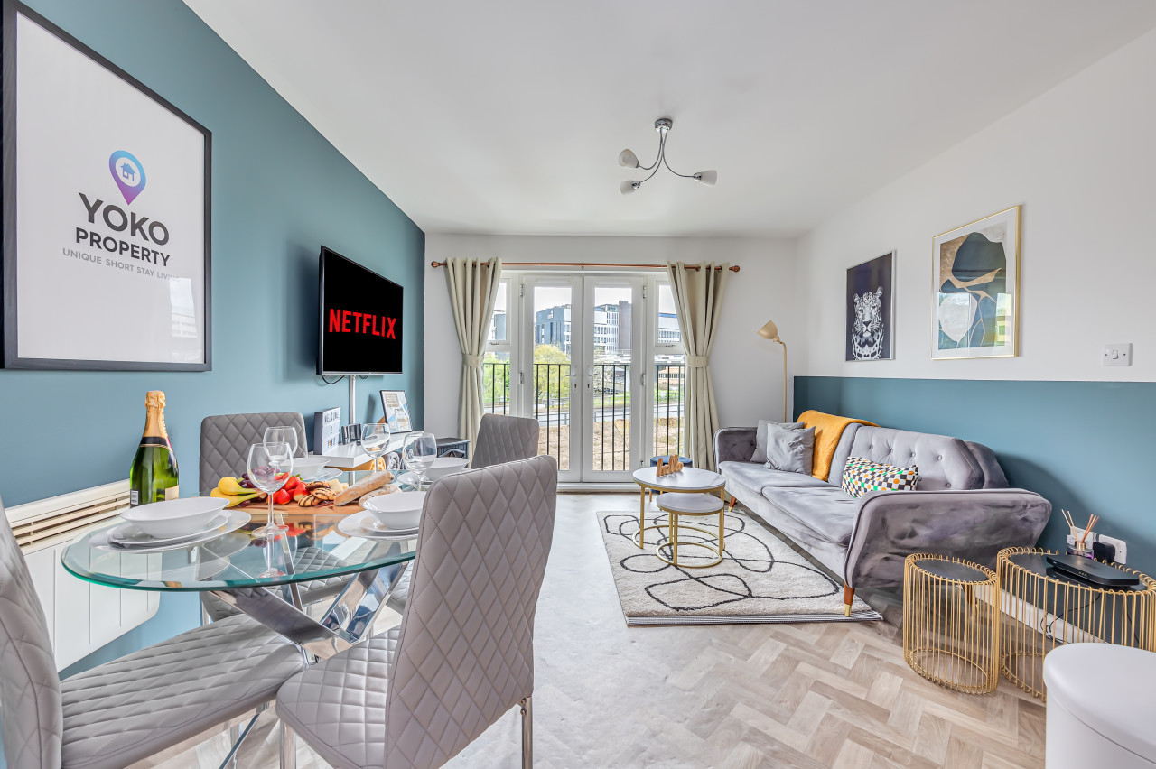 City Centre Apartment • Free Parking • Smart TV • Fast WiFI • Self-Check-In in Conisbrough Keep - Property image 11 - VivreStays
