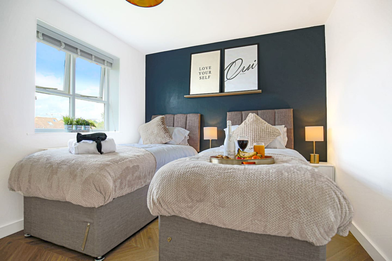 Grace House • City Centre • Driveway Parking • Pool Table • Sky TV • Fast Wifi in 36 Grace Avenue - Property image 11 - VivreStays