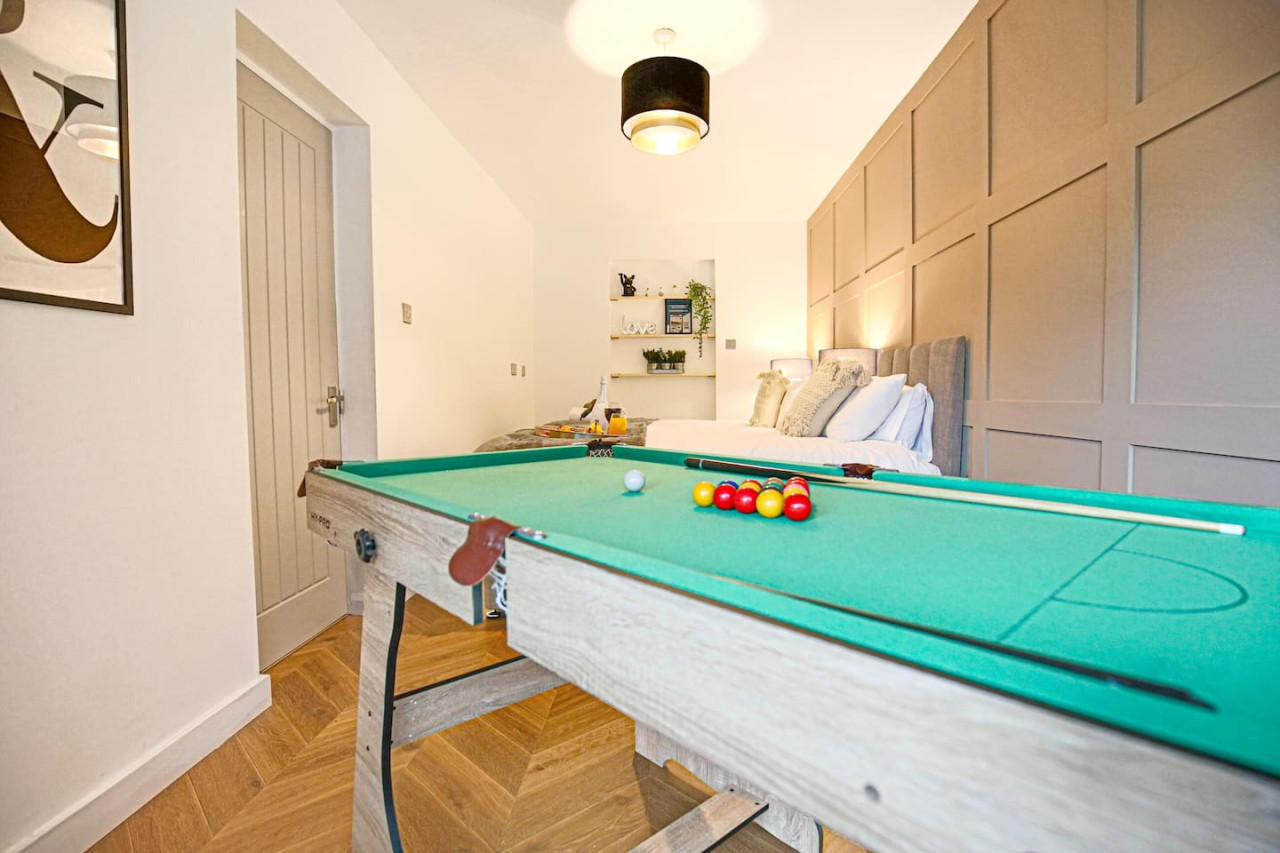 Grace House • City Centre • Driveway Parking • Pool Table • Sky TV • Fast Wifi in 36 Grace Avenue - Property image 10 - VivreStays