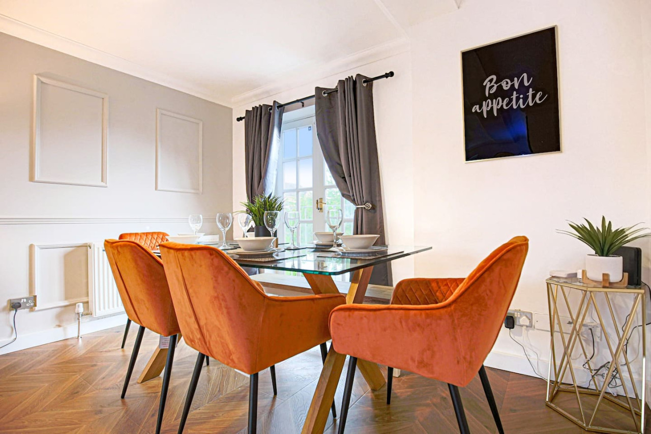 Grace House • City Centre • Driveway Parking • Pool Table • Sky TV • Fast Wifi in 36 Grace Avenue - Property image 25 - VivreStays