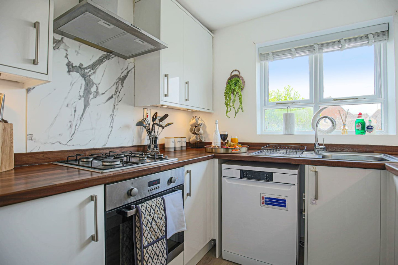 Grace House • City Centre • Driveway Parking • Pool Table • Sky TV • Fast Wifi in 36 Grace Avenue - Property image 27 - VivreStays