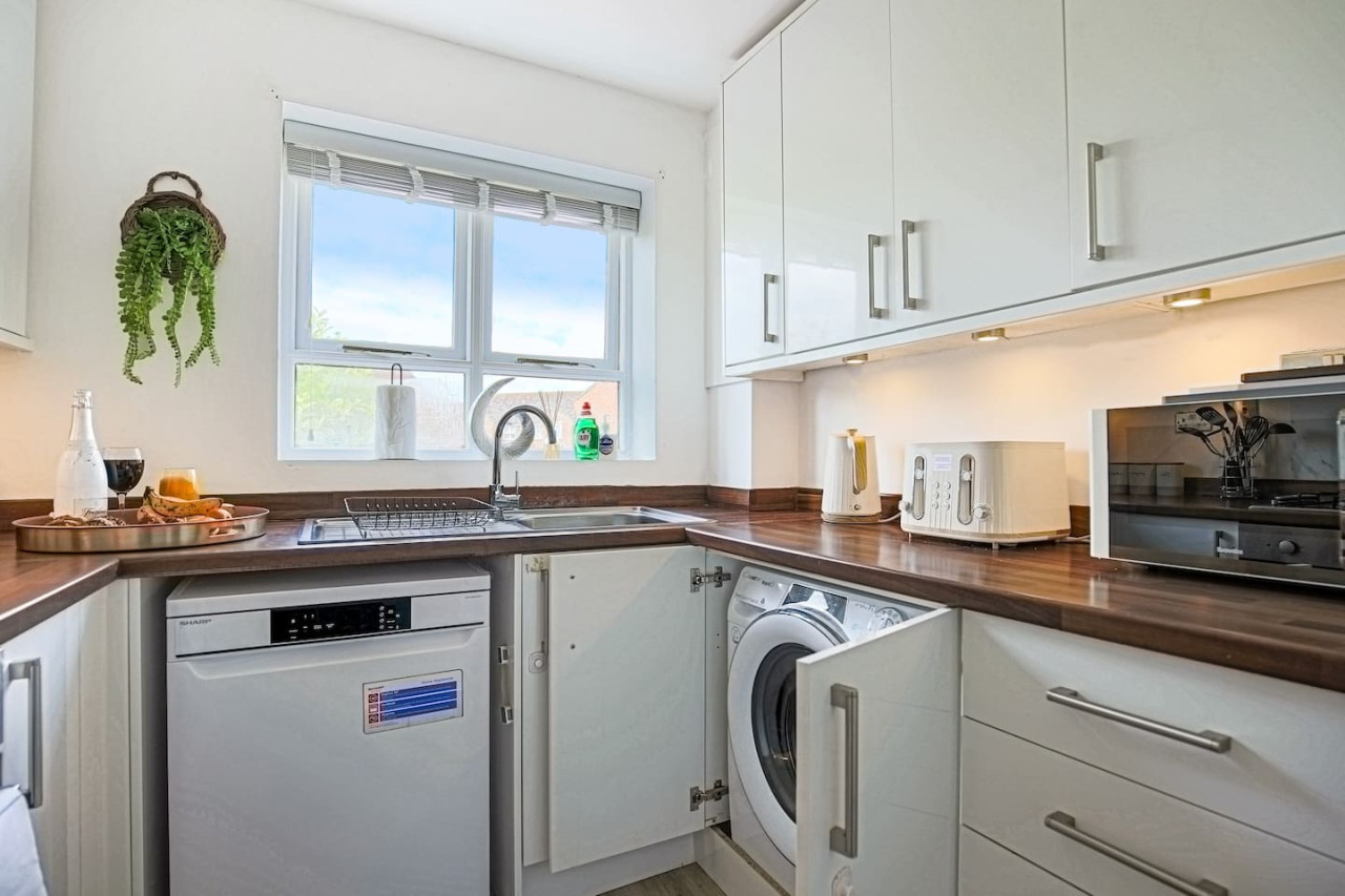 Grace House • City Centre • Driveway Parking • Pool Table • Sky TV • Fast Wifi in 36 Grace Avenue - Property image 28 - VivreStays