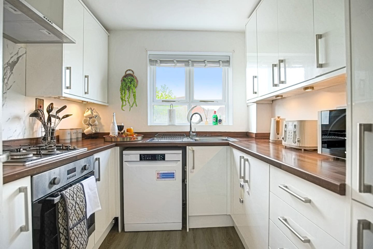 Grace House • City Centre • Driveway Parking • Pool Table • Sky TV • Fast Wifi in 36 Grace Avenue - Property image 26 - VivreStays