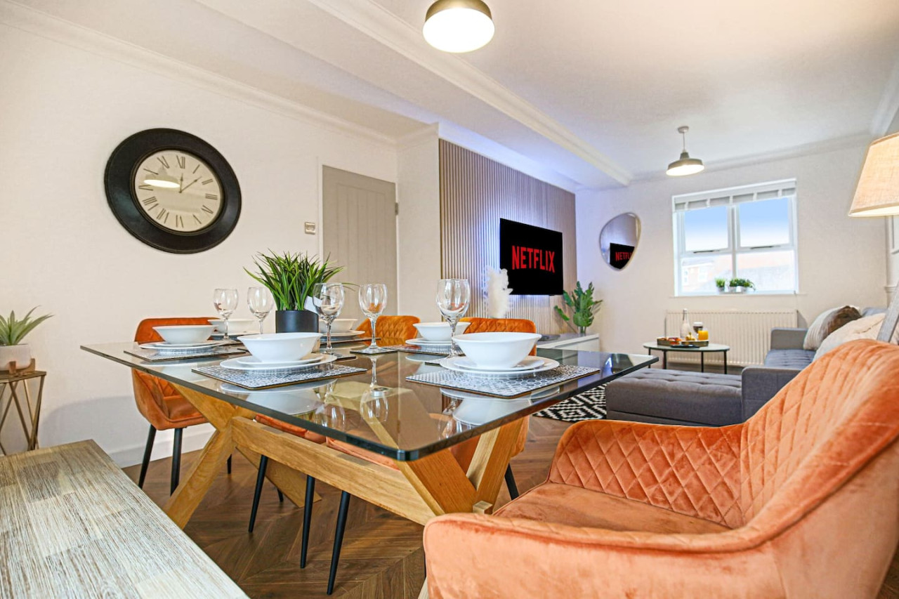 Grace House • City Centre • Driveway Parking • Pool Table • Sky TV • Fast Wifi in 36 Grace Avenue - Property image 24 - VivreStays