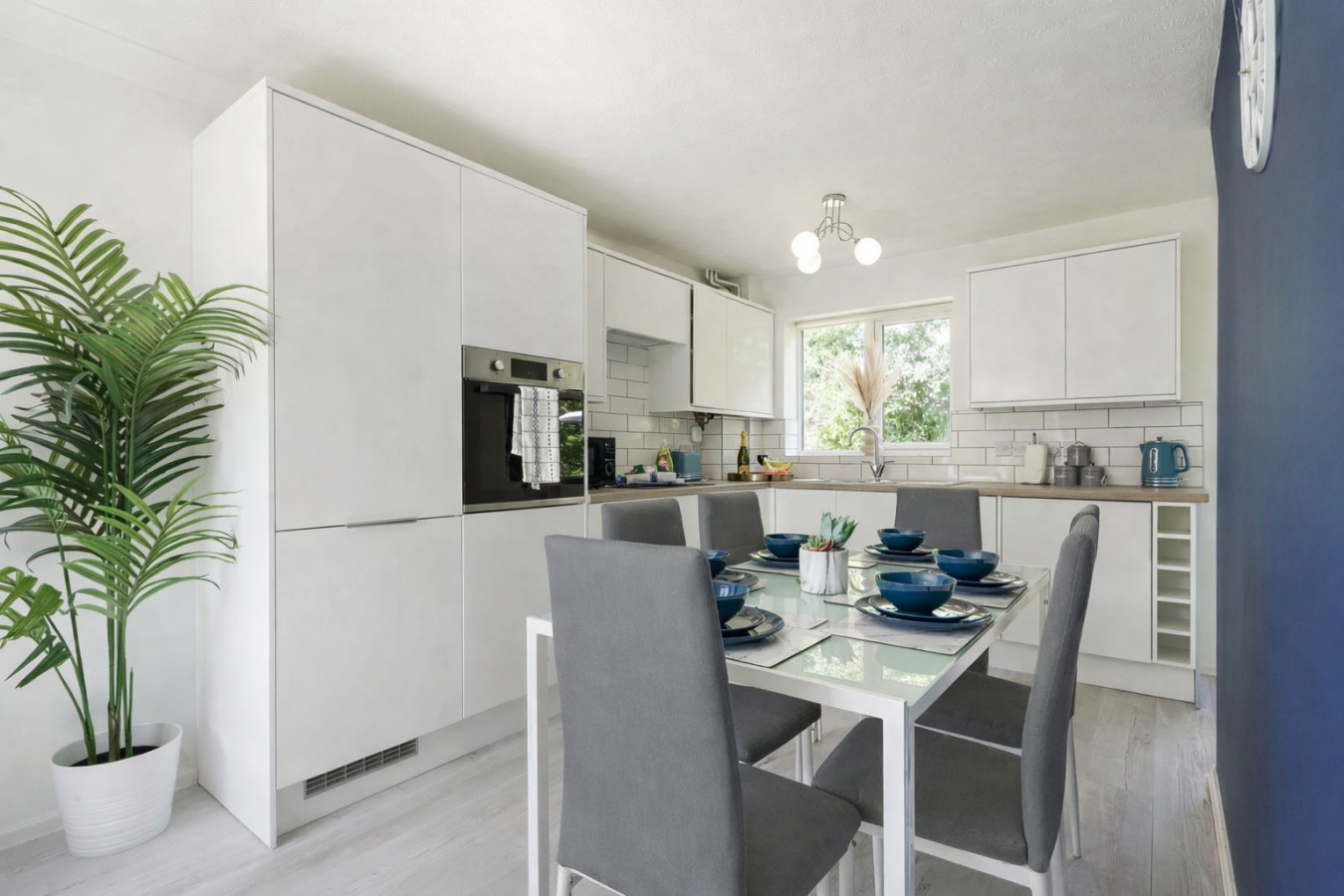 Detached House • Driveway Parking • Fast WiFi • Smart TV • Self-Check-In in 30 Lullingstone Drive - Property image 13 - VivreStays