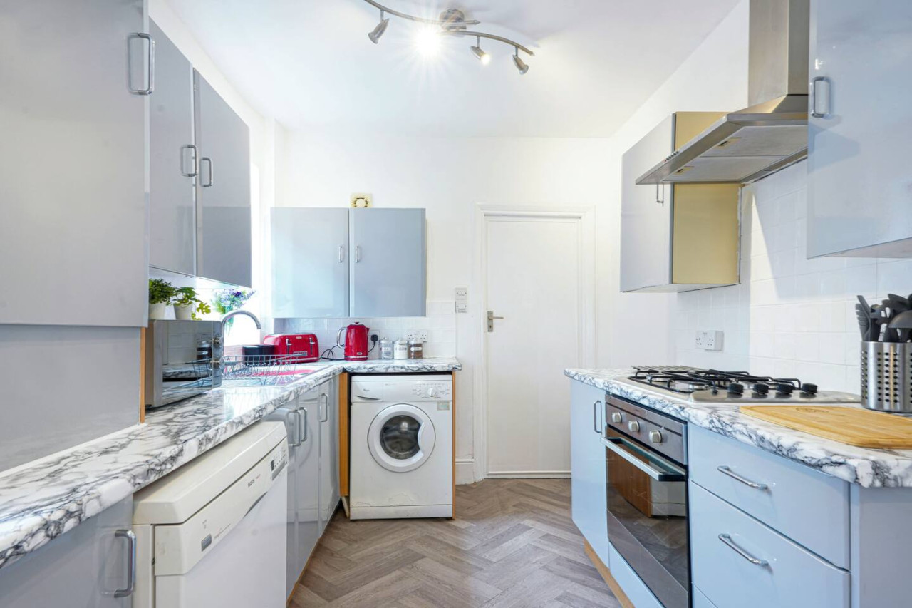 City Centre House • Sleeps 7 • Free Parking • Fast Wifi • Sky TV • Netflix • Self-Check-In • Yoko Property in 116 Derby Road - Property image 14 - VivreStays