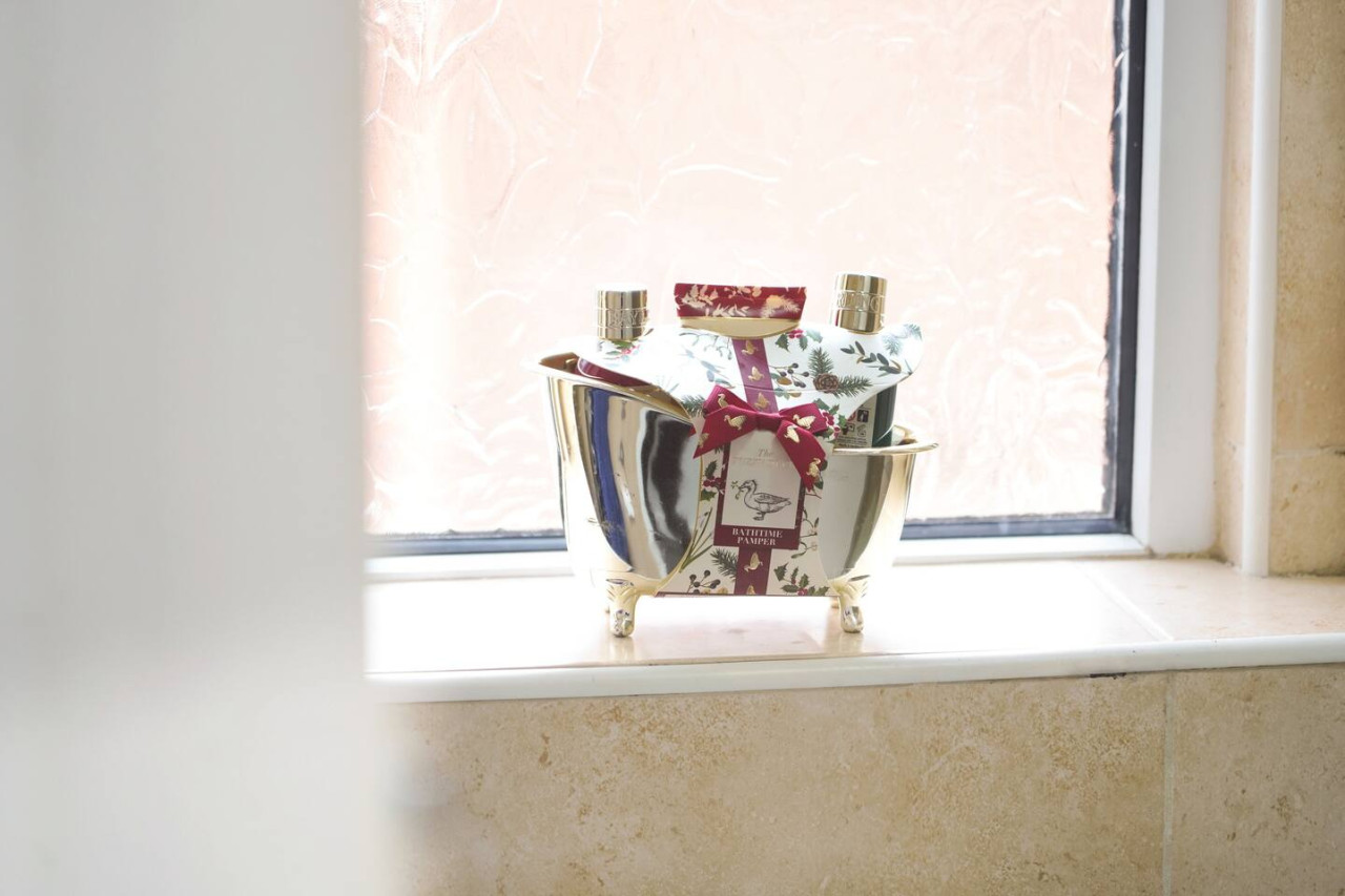 City Centre House • Sleeps 7 • Free Parking • Fast Wifi • Sky TV • Netflix • Self-Check-In • Yoko Property in 116 Derby Road - Property image 11 - VivreStays