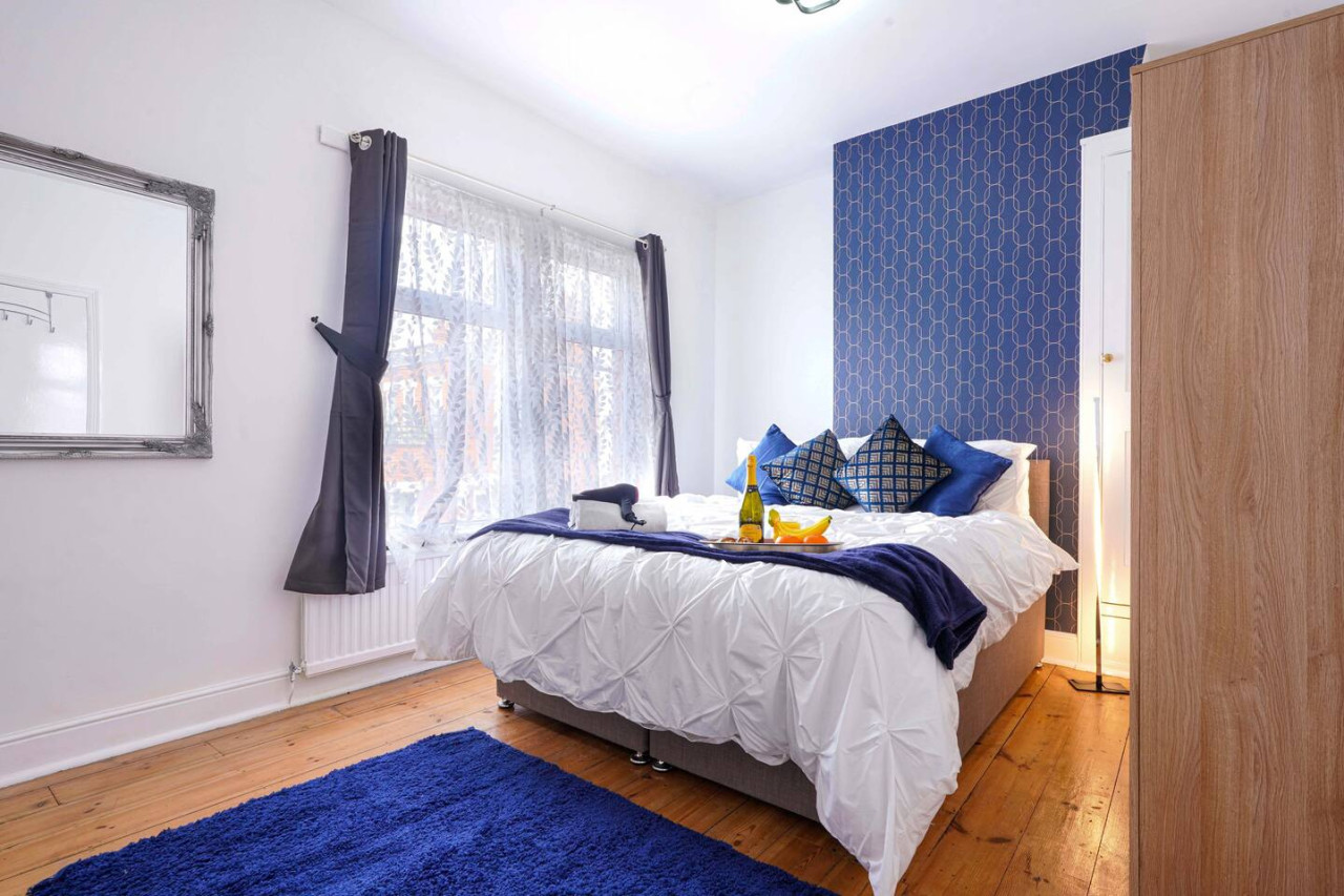 City Centre House • Sleeps 7 • Free Parking • Fast Wifi • Sky TV • Netflix • Self-Check-In • Yoko Property in 116 Derby Road - Property image 4 - VivreStays