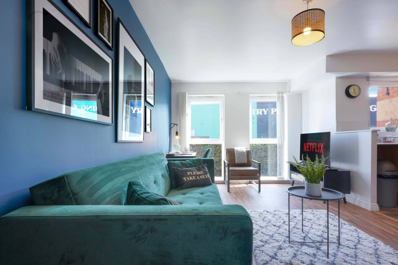 Stylish Apartment near City Centre w/ Free Parking in 101 Swan Lane - Property image 7 - VivreStays