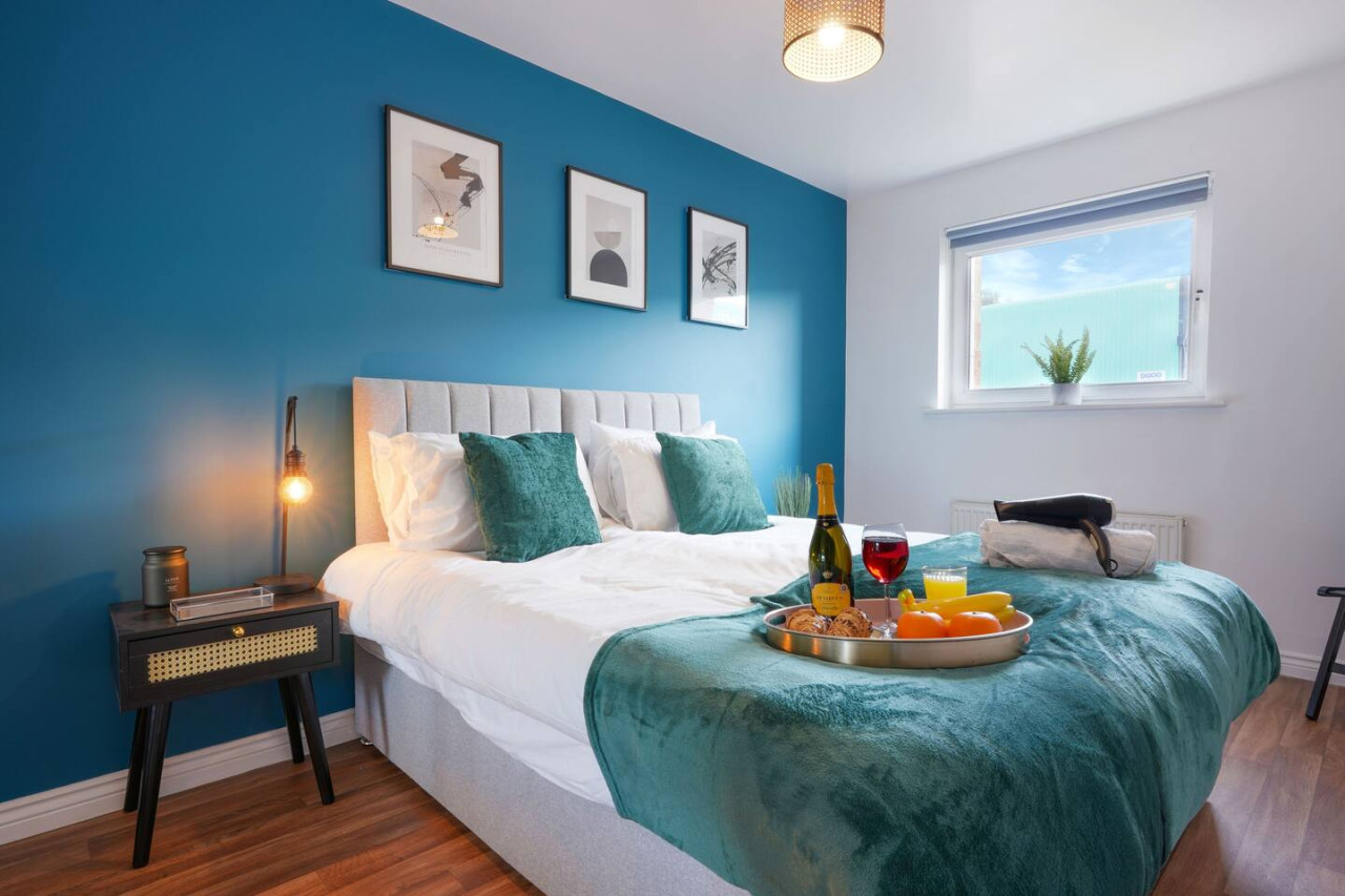 Stylish Apartment near City Centre w/ Free Parking in 101 Swan Lane - Property image 5 - VivreStays
