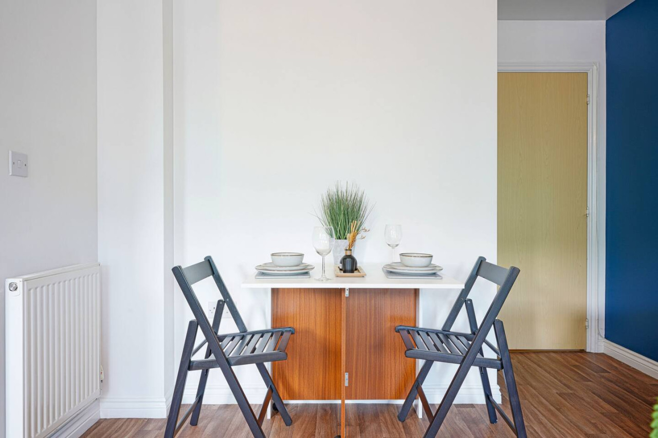 Stylish Apartment near City Centre w/ Free Parking in 101 Swan Lane - Property image 11 - VivreStays