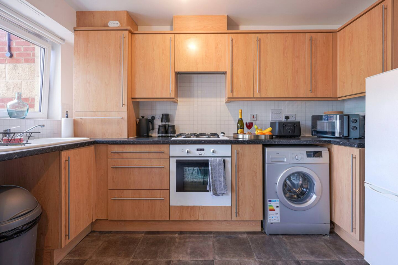 Stylish Apartment near City Centre w/ Free Parking in 101 Swan Lane - Property image 13 - VivreStays