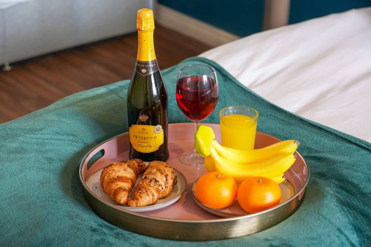 Stylish Apartment near City Centre w/ Free Parking in 101 Swan Lane - Property image 3 - VivreStays