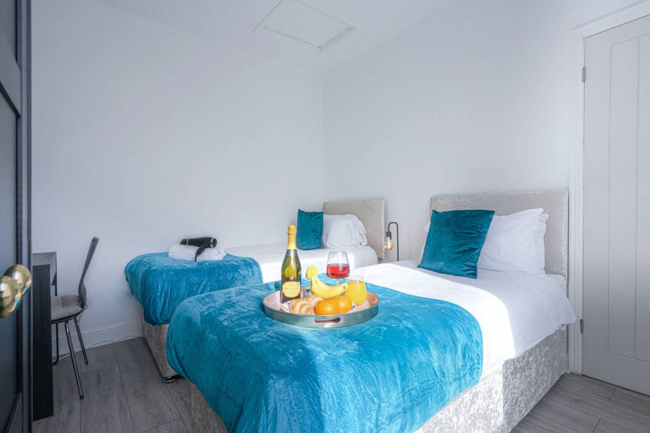 Welcoming House • Great Location • Sleep 6 • Free Parking • Fast Wifi in 64 Balmoral Road - Property image 6 - VivreStays