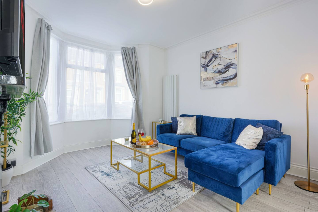 Welcoming House • Great Location • Sleep 6 • Free Parking • Fast Wifi in 64 Balmoral Road - Property image 18 - VivreStays