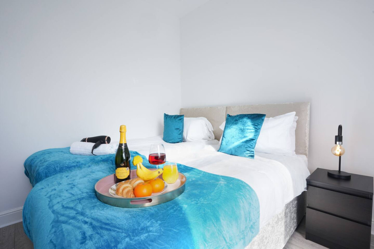 Welcoming House • Great Location • Sleep 6 • Free Parking • Fast Wifi in 64 Balmoral Road - Property image 9 - VivreStays