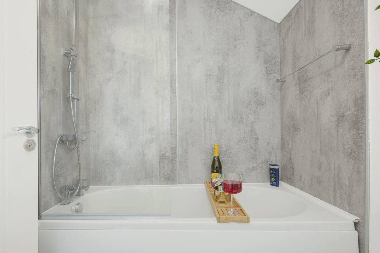 Welcoming House • Great Location • Sleep 6 • Free Parking • Fast Wifi in 64 Balmoral Road - Property image 14 - VivreStays