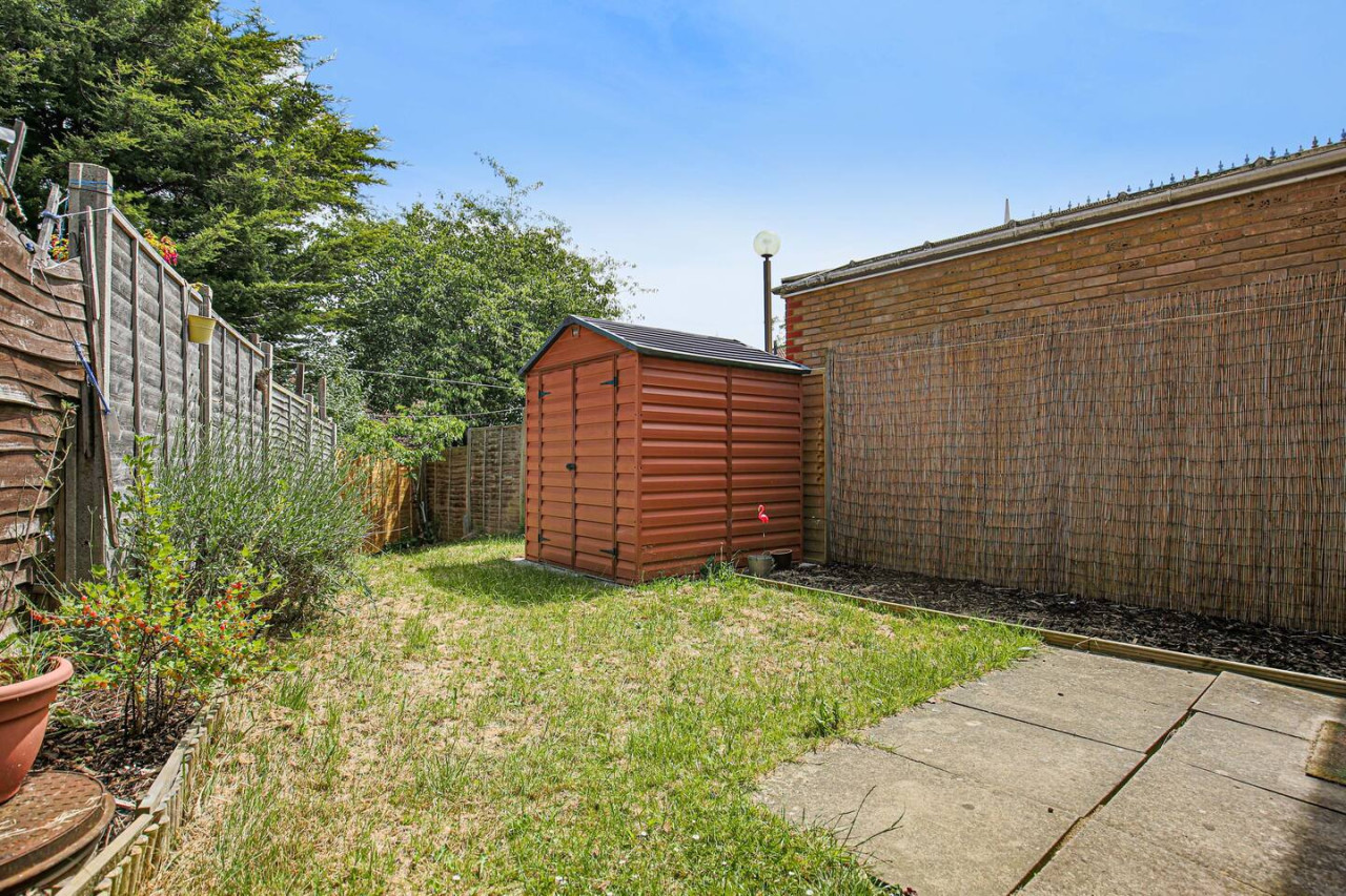 Welcoming House • Great Location • Sleep 6 • Free Parking • Fast Wifi in 64 Balmoral Road - Property image 24 - VivreStays