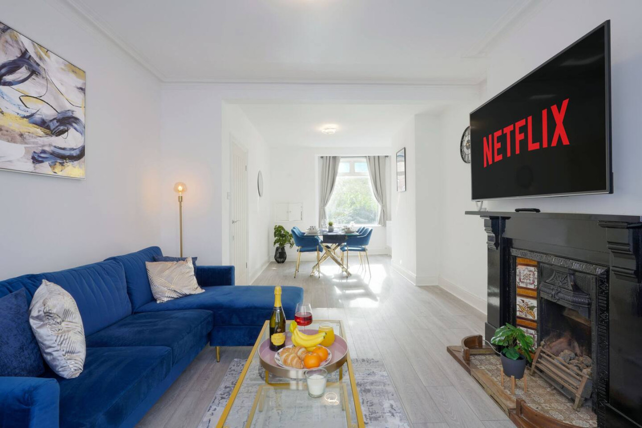 Welcoming House • Great Location • Sleep 6 • Free Parking • Fast Wifi in 64 Balmoral Road - Property image 19 - VivreStays