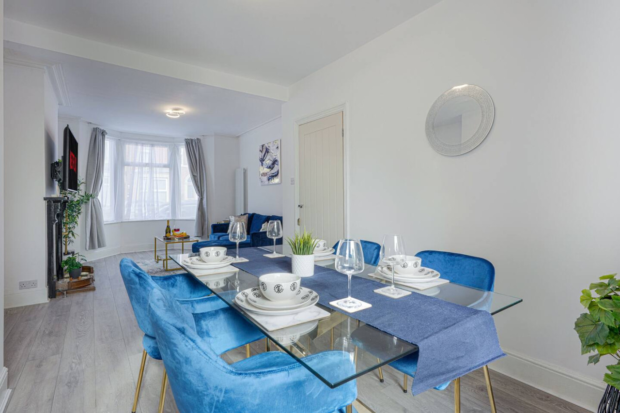 Welcoming House • Great Location • Sleep 6 • Free Parking • Fast Wifi in 64 Balmoral Road - Property image 20 - VivreStays