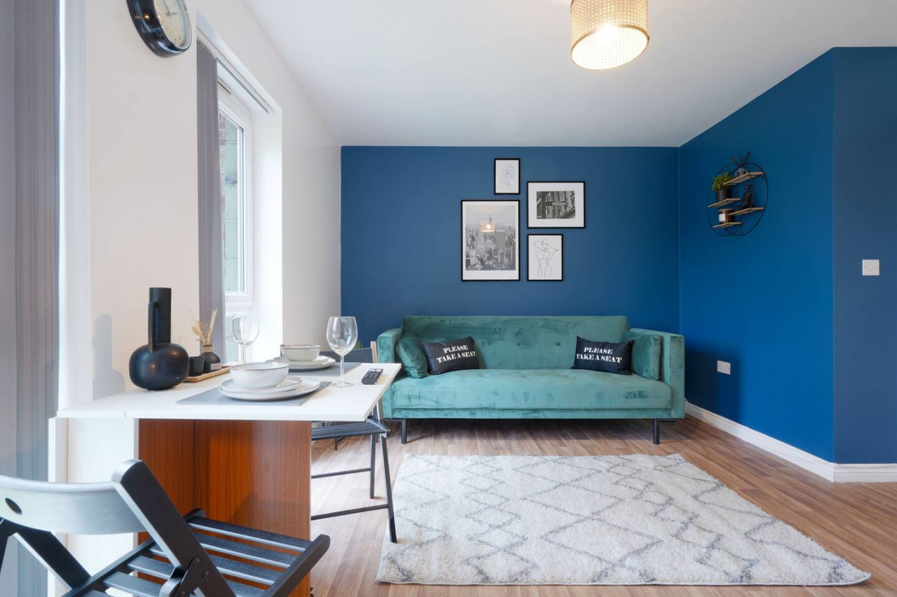 Central Apartment - Free Parking & Fast Wi-Fi in 58 Thackhall Street - Property image 8 - VivreStays