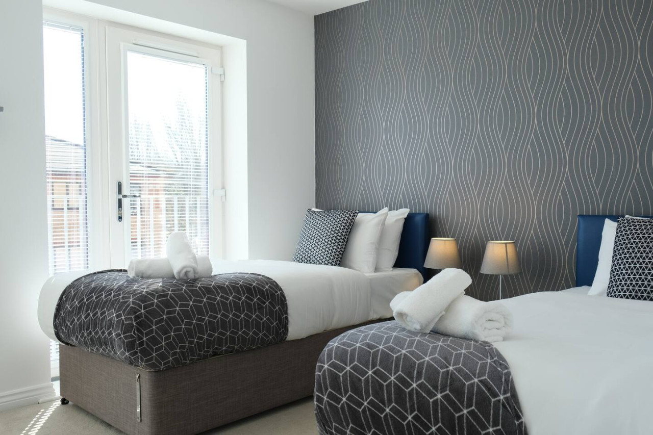 Prime Location 4 Bedroom 3.5 Bath House - Sleeps 8 in 5 Columbia Place - Property image 5 - VivreStays