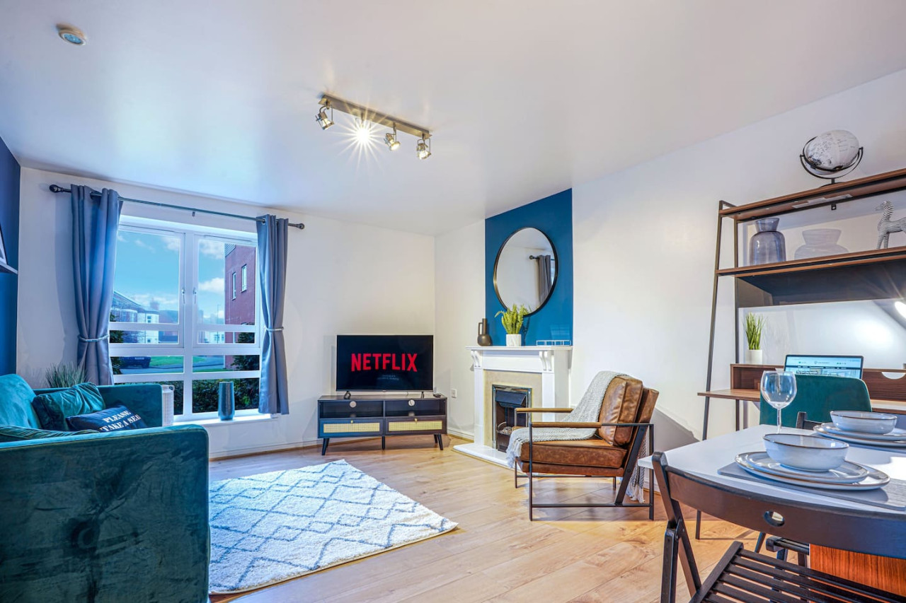 Central Apartment - Free Parking & Fast Wifi in Seymour House, Sandy Lane - Property image 4 - VivreStays