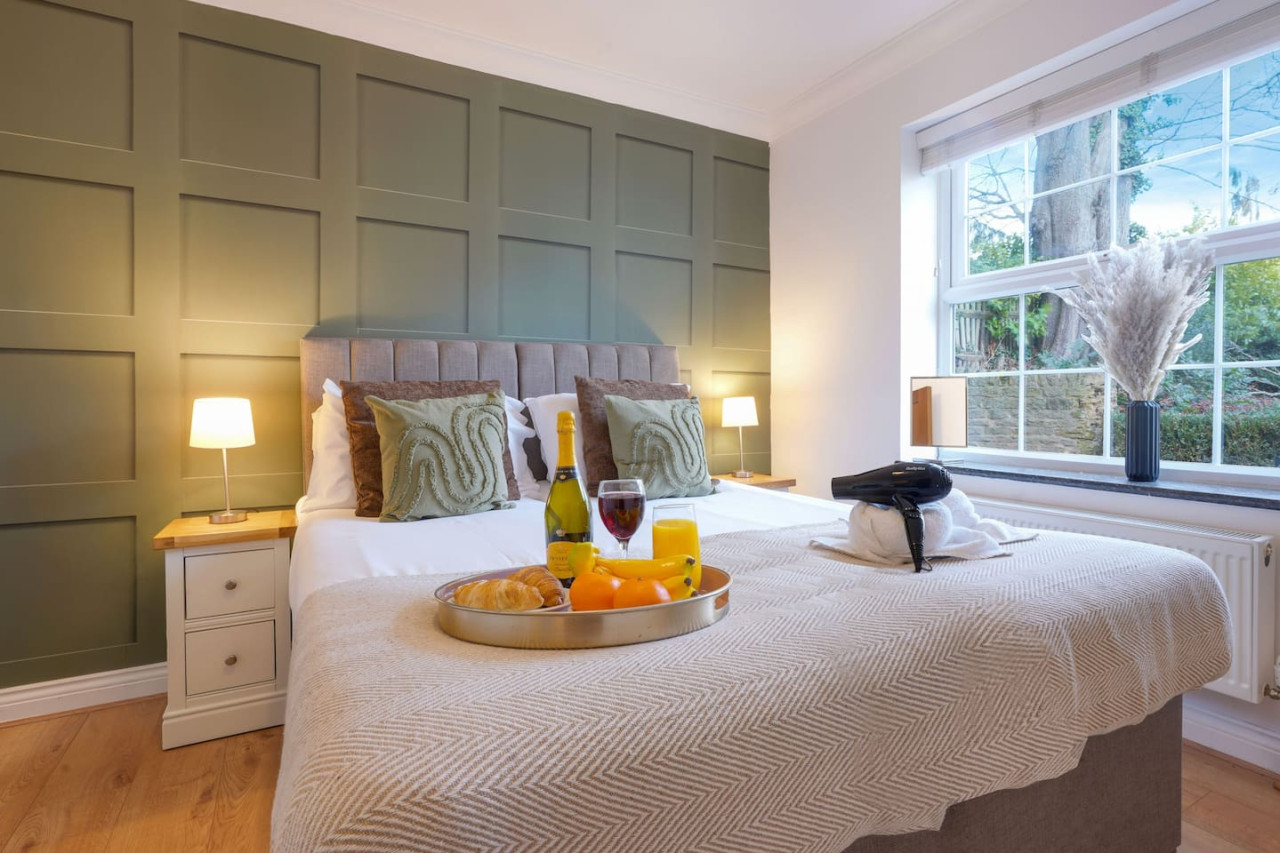 Stylish Flat • City Centre • Sleep 5 • Free Parking • Fast Wifi in 54 The Avenue - Property image 4 - VivreStays