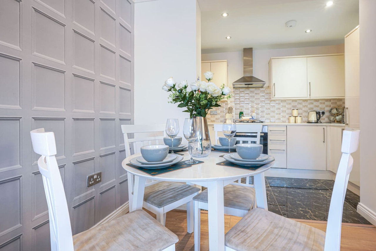 Stylish Flat • City Centre • Sleep 5 • Free Parking • Fast Wifi in 54 The Avenue - Property image 14 - VivreStays
