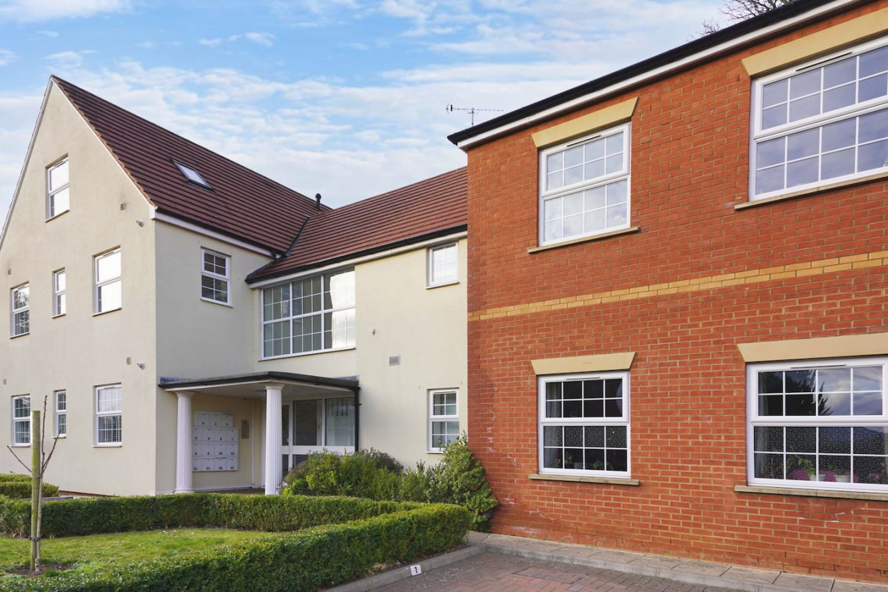 Stylish Flat • City Centre • Sleep 5 • Free Parking • Fast Wifi in 54 The Avenue - Property image 20 - VivreStays