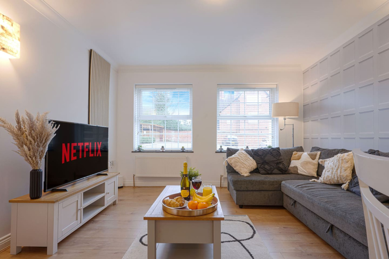 Stylish Flat • City Centre • Sleep 5 • Free Parking • Fast Wifi in 54 The Avenue - Property image 11 - VivreStays