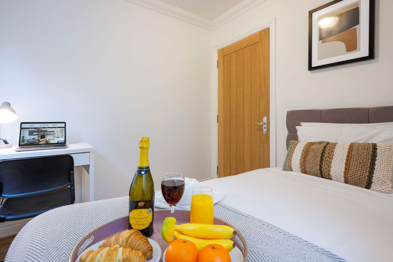 Stylish Flat • City Centre • Sleep 5 • Free Parking • Fast Wifi in 54 The Avenue - Property image 5 - VivreStays