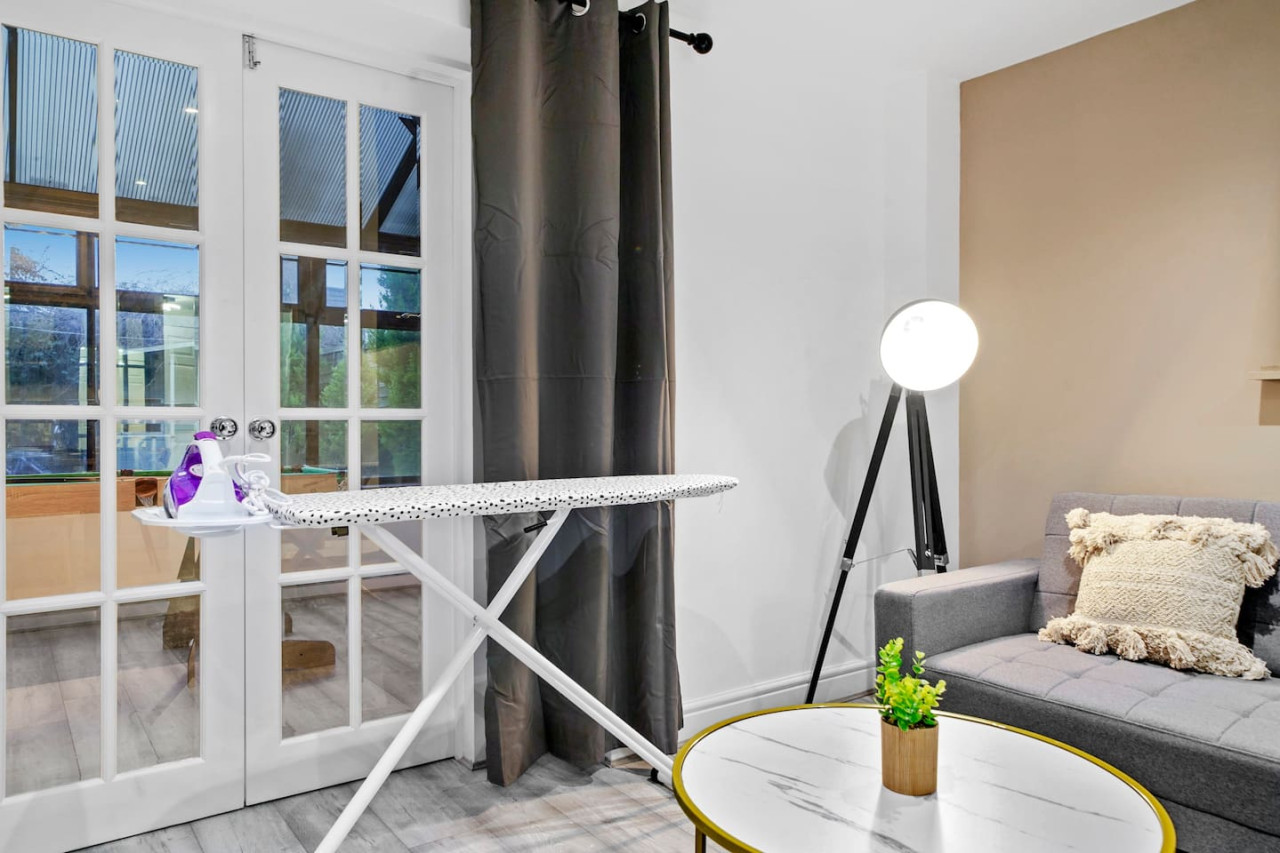 Luxury House • Pool Table • Free Parking • Sky TV • Fast Wifi • Garden in 63 Deacon Place - Property image 19 - VivreStays