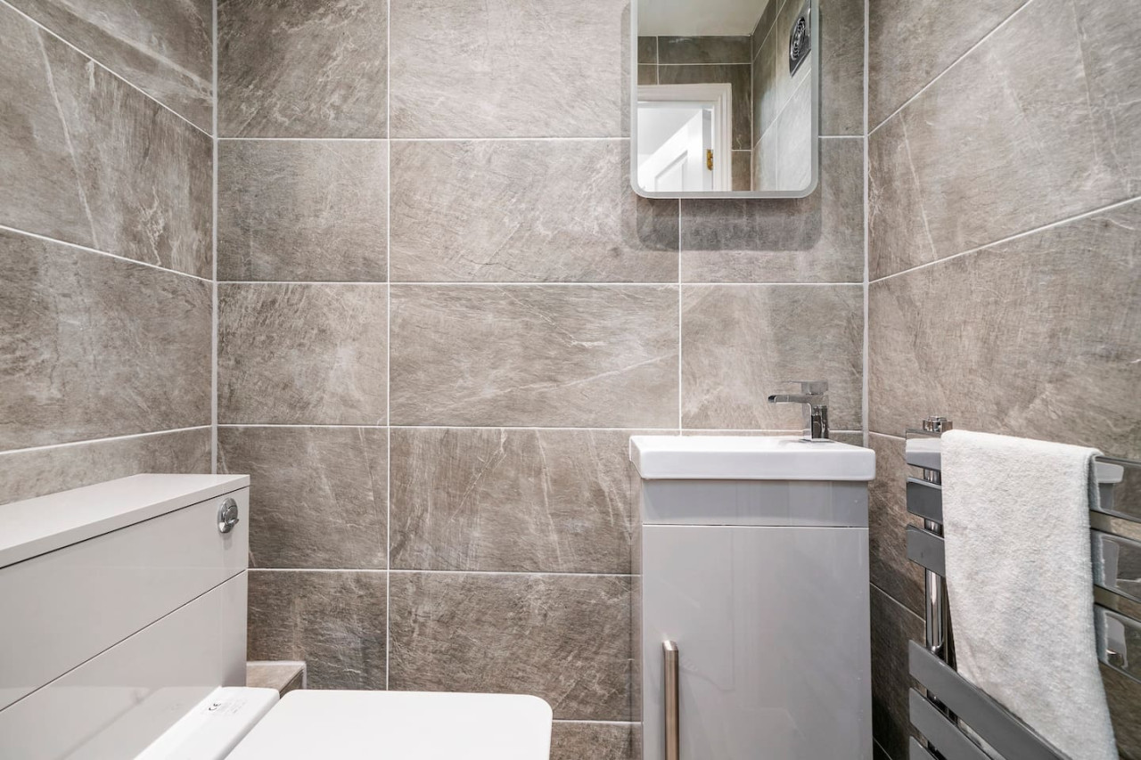 Luxury House • Pool Table • Free Parking • Sky TV • Fast Wifi • Garden in 63 Deacon Place - Property image 20 - VivreStays