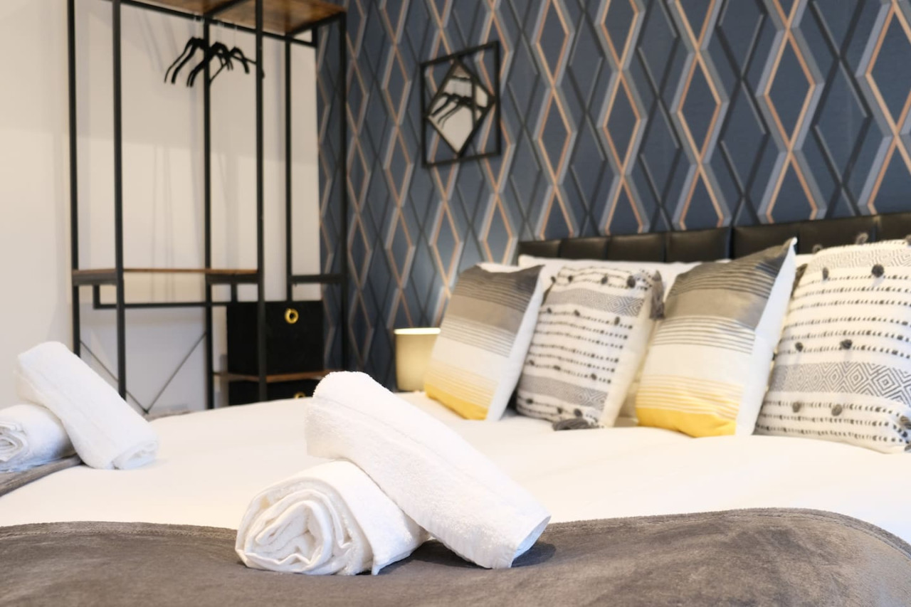 4 Bedroom 3.5 Bath House in City Centre - Sleeps 8 in 7 Columbia Place - Property image 14 - VivreStays