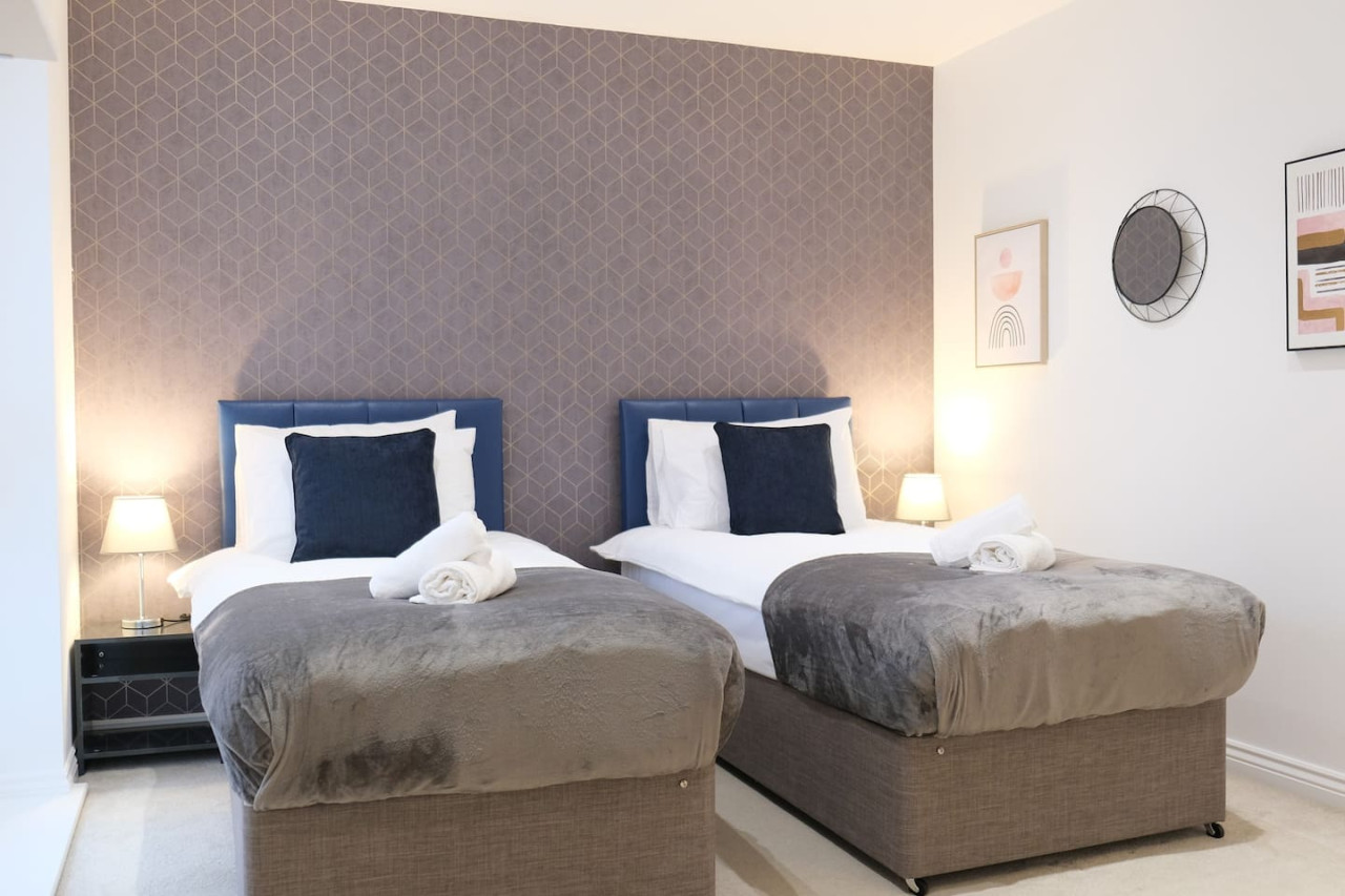 4 Bedroom 3.5 Bath House in City Centre - Sleeps 8 in 7 Columbia Place - Property image 7 - VivreStays