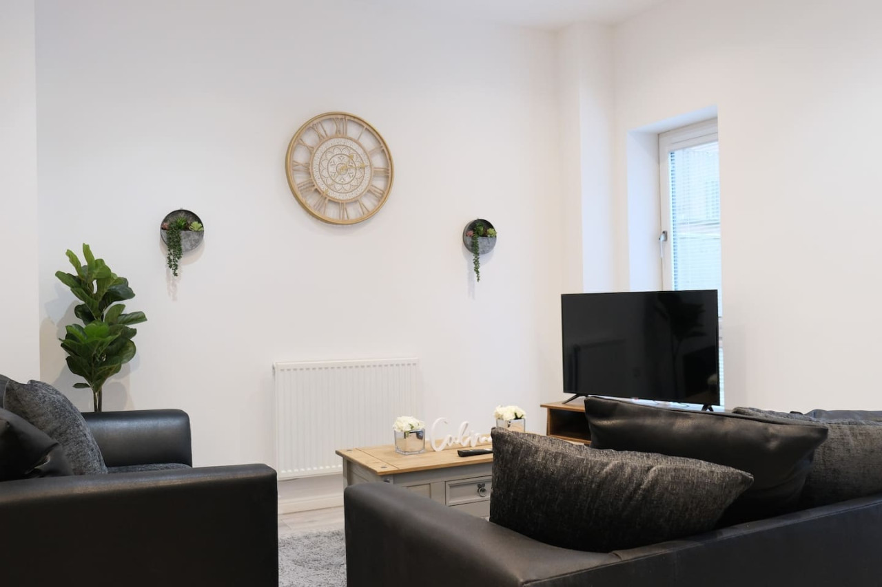 4 Bedroom 3.5 Bath House in City Centre - Sleeps 8 in 7 Columbia Place - Property image 21 - VivreStays