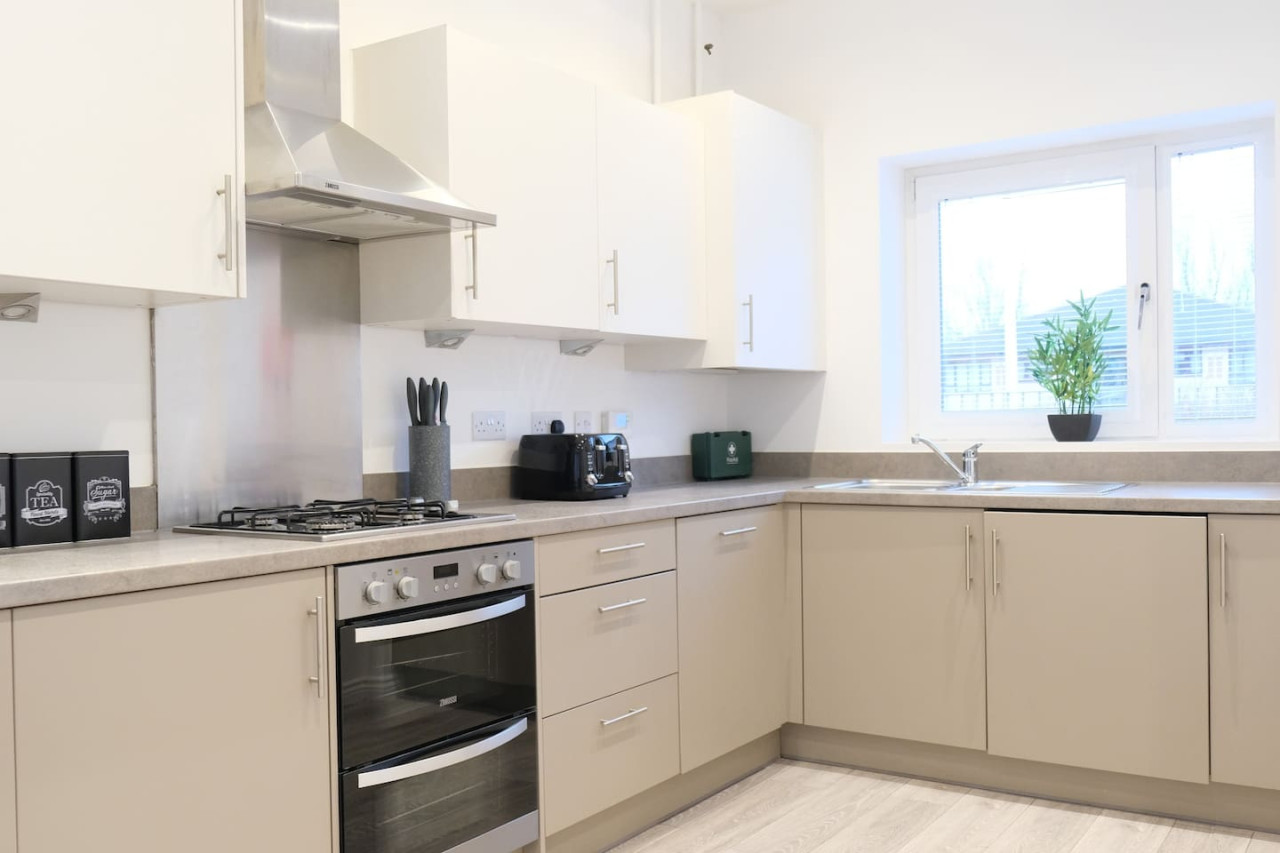 4 Bedroom 3.5 Bath House in City Centre - Sleeps 8 in 7 Columbia Place - Property image 18 - VivreStays