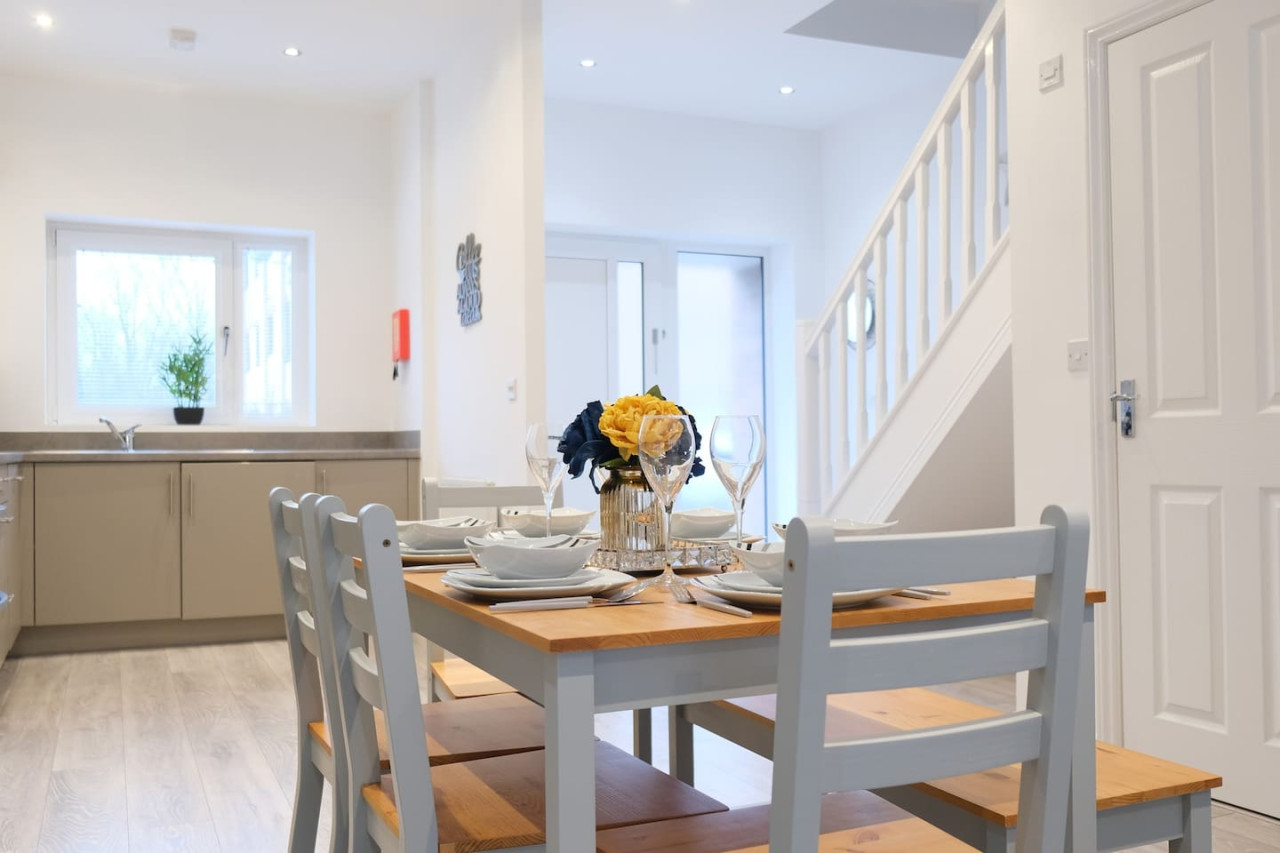 4 Bedroom 3.5 Bath House in City Centre - Sleeps 8 in 7 Columbia Place - Property image 17 - VivreStays