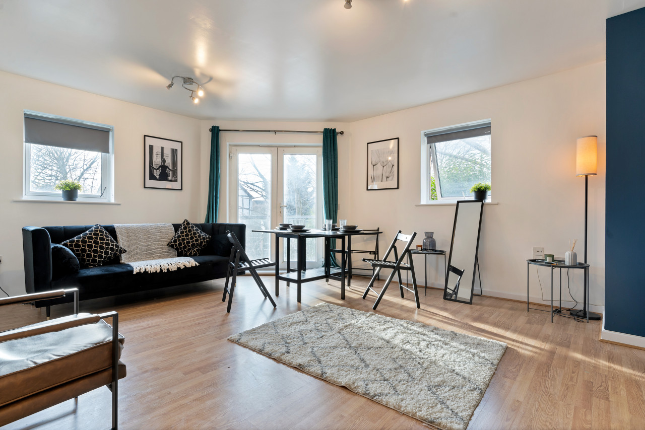 Stylish Apartment in City Centre w/ Free Parking in 9 Wicks Place - Property image 4 - VivreStays