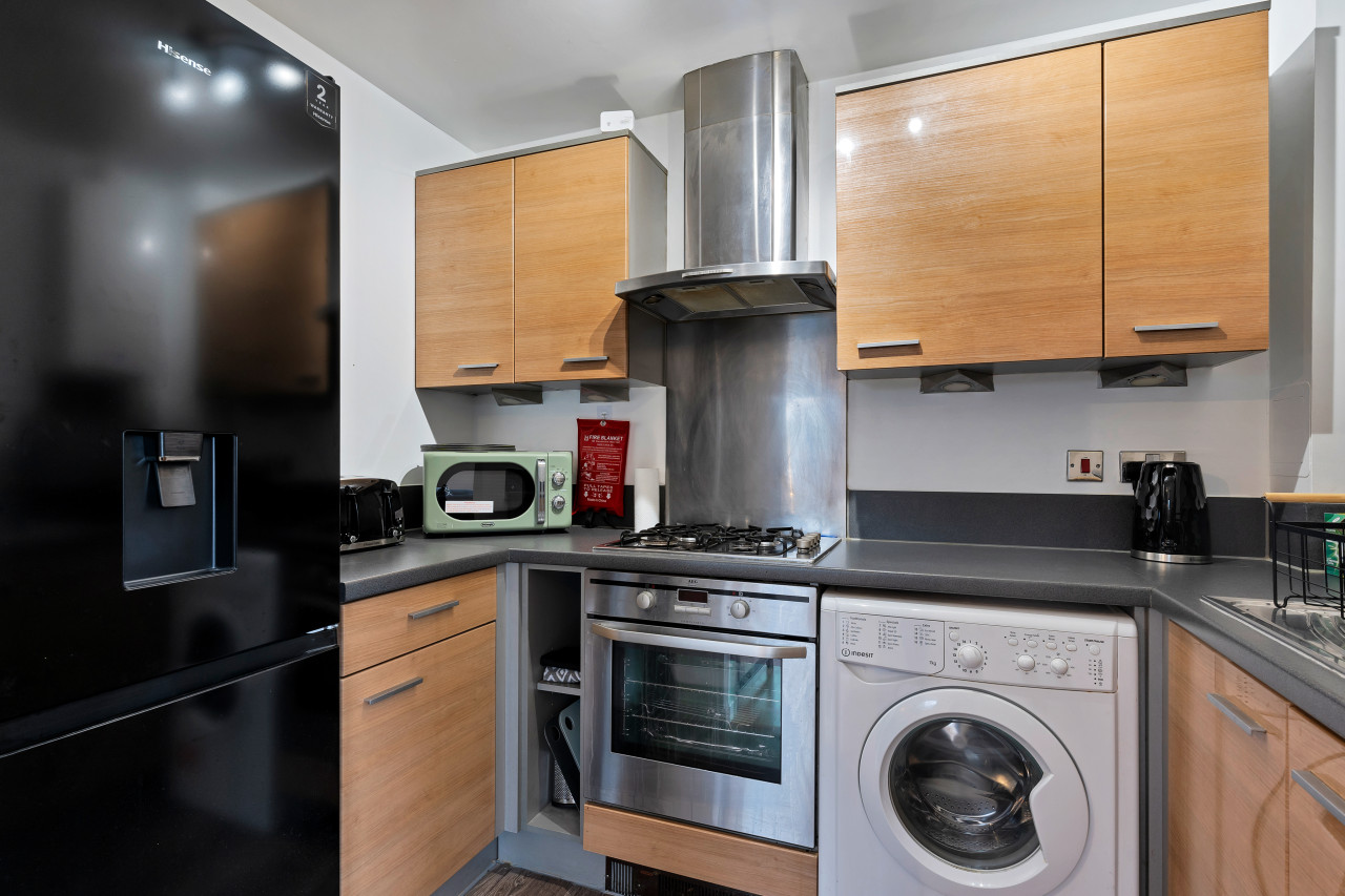 Stylish Apartment in City Centre w/ Free Parking in 9 Wicks Place - Property image 16 - VivreStays