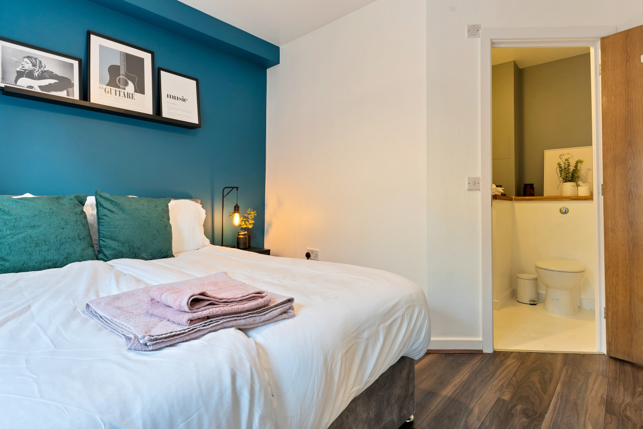 Stylish Apartment in City Centre w/ Free Parking in 9 Wicks Place - Property image 8 - VivreStays