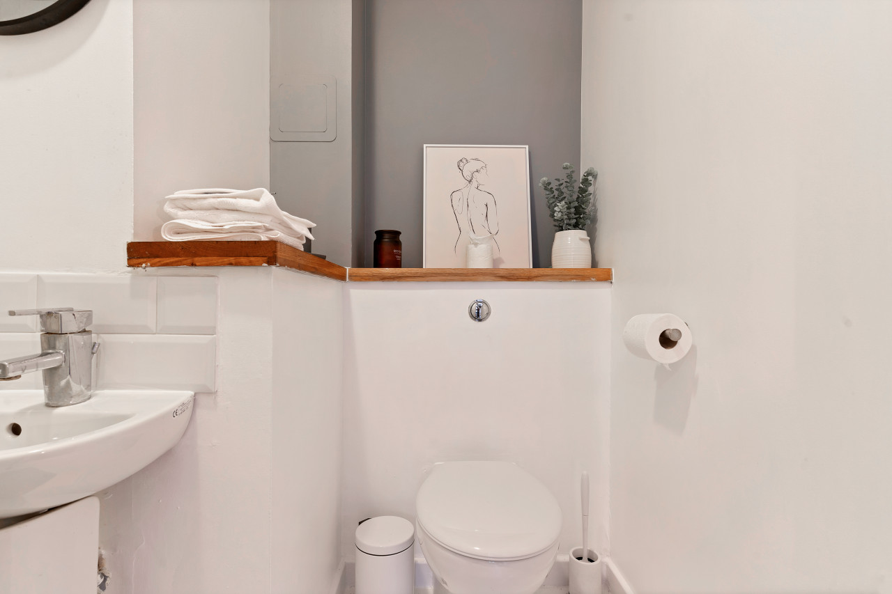 Stylish Apartment in City Centre w/ Free Parking in 9 Wicks Place - Property image 12 - VivreStays